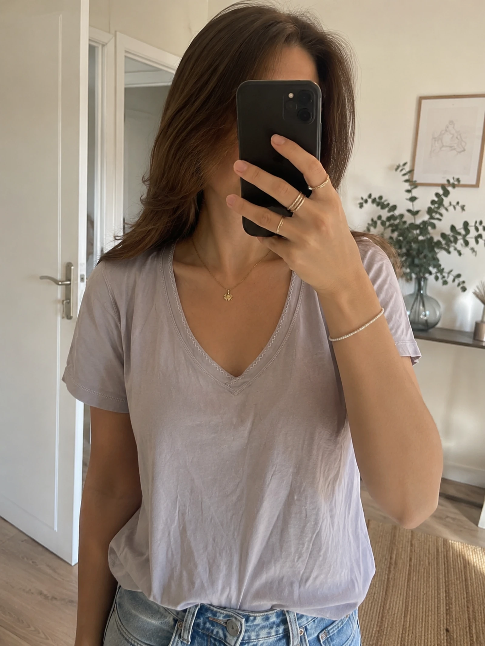 👒 Idéal pour cet été Madeleine Taille 40 Tee-shirt soie beige et brodée en parfait état 👒